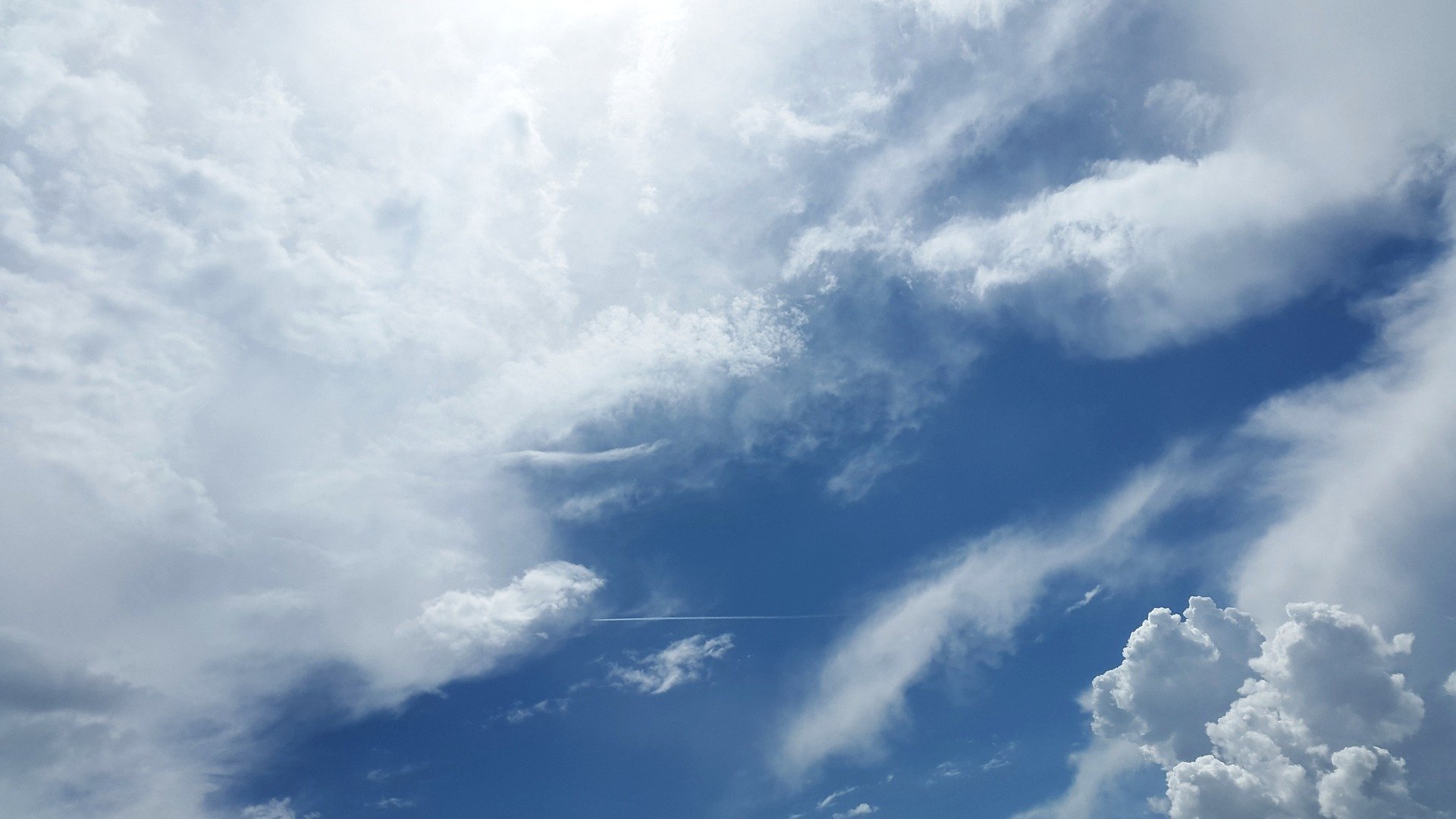 Image of clouds in the sky to represent cloud technology